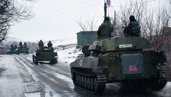 Колонна бронетехники ополченцев под Славяносербском, Луганская область. 21 января 2015