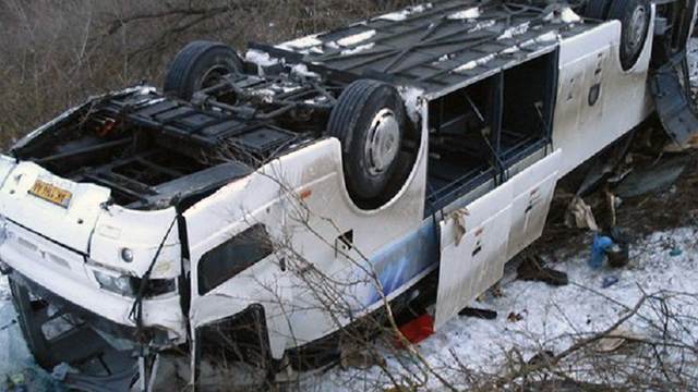 Пассажирский автобус вылетел в кювет под Воронежем