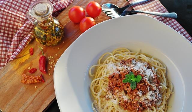 Вкусные спагетти болоньзе