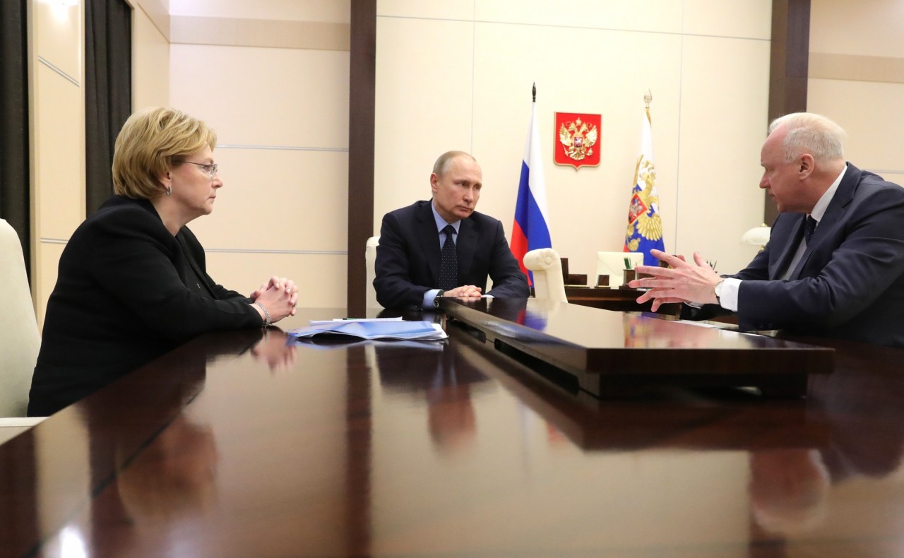 С Министром здравоохранения Вероникой Скворцовой и председателем Следственного комитета Александром Бастрыкиным.
