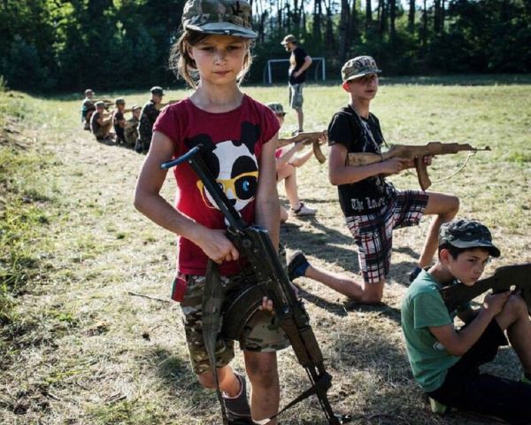 На Украине объявлен набор в детскую школу диверсантов На Украине объявлен набор в детскую школу диверсантов
