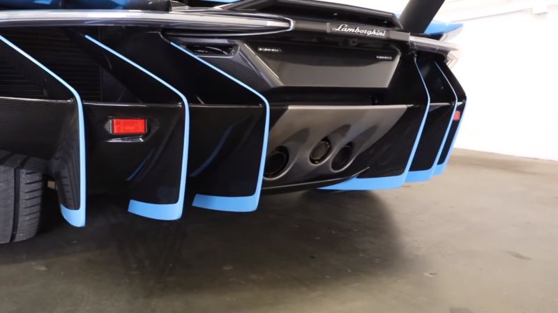 Распаковка нового Lamborghini Centenario мощностью 770 лошадиных сил Распаковка нового Lamborghini Centenario мощностью 770 лошадиных сил