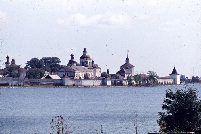 Кирилло-Белозерский монастырь в 1967 году. Кирилло-Белозерский монастырь в 1967 году.