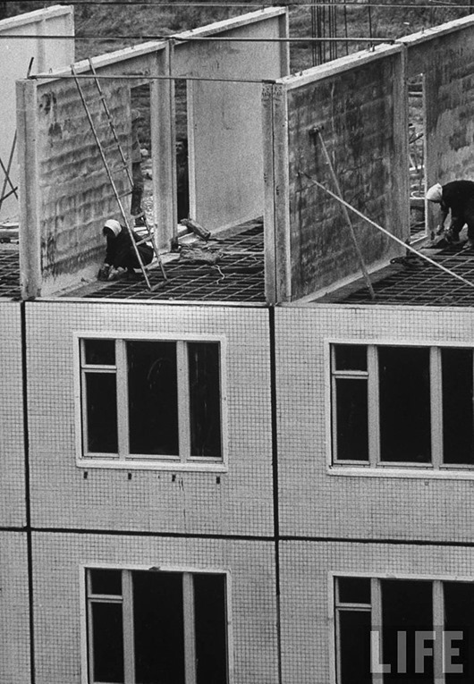 Как строили “хрущевки” в 1963 году Как строили “хрущевки” в 1963 году