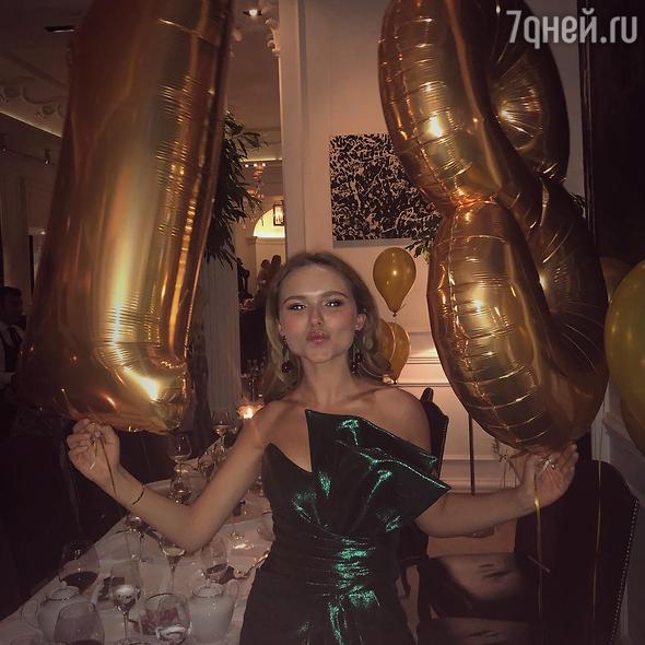 Дмитрий и Елена Маликовы оставили «суррогатного» сына ради дочки Стефании Дмитрий и Елена Маликовы оставили «суррогатного» сына ради дочки Стефании