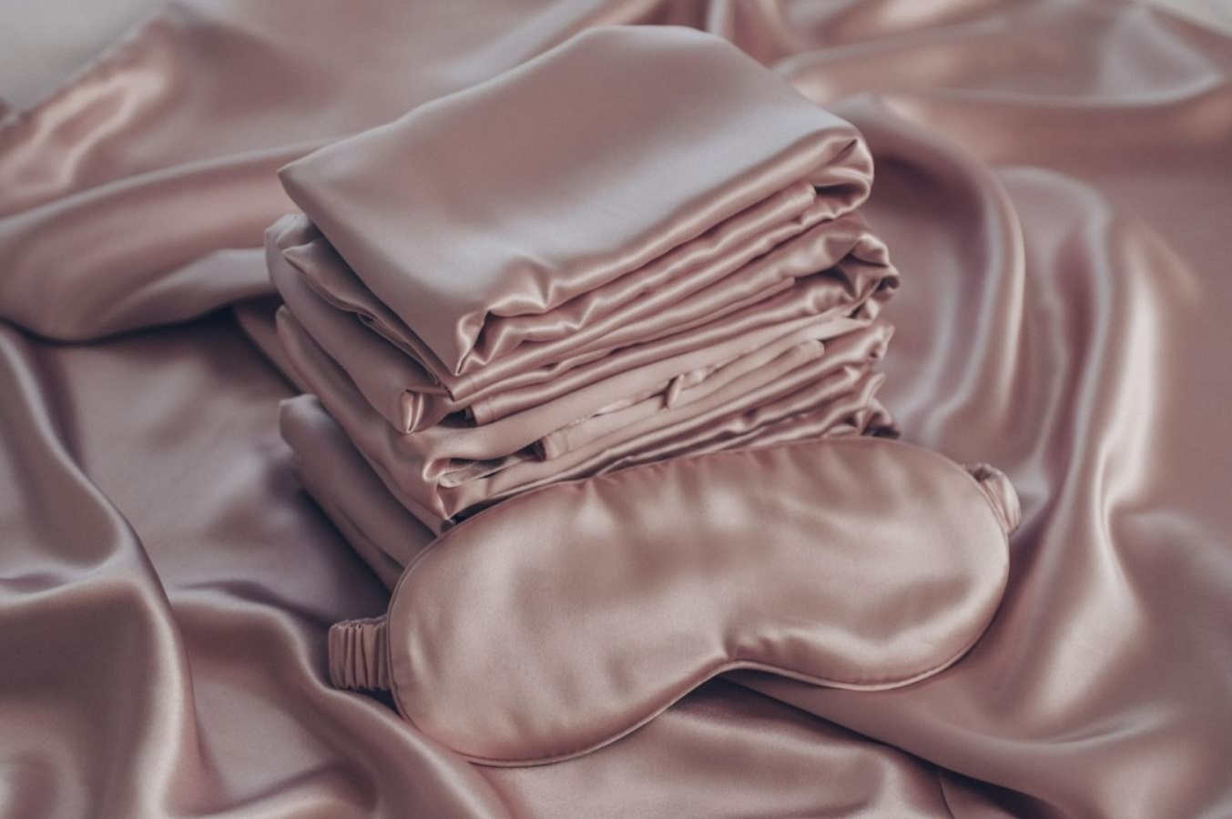 Как ухаживать за шелковыми вещами, чтобы их не испортить?