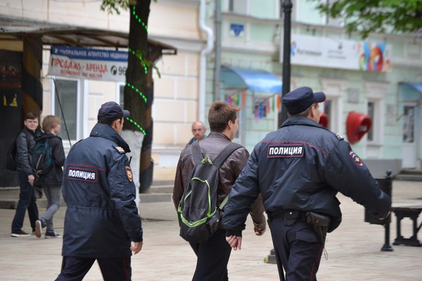 Флешмоб геев на родине ВДВ- разогнали казаки