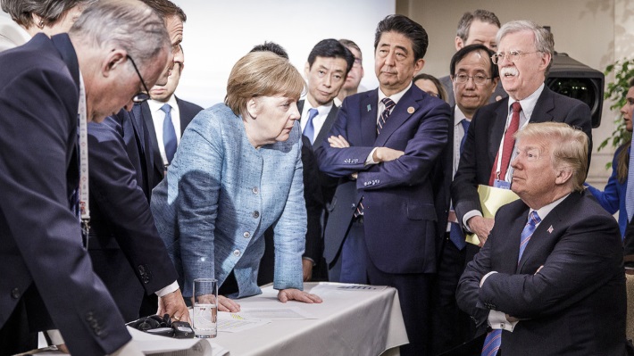 «Сюда бы еще русских»: Смешные картинки с Трампом на G7 заполонили интернет «Сюда бы еще русских»: Смешные картинки с Трампом на G7 заполонили интернет