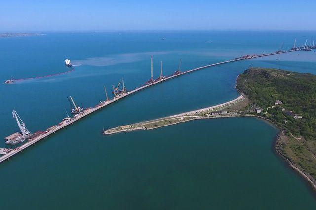 Киев решил конфисковать Керченский мост в счет долга "Газпрома" Киев решил конфисковать Керченский мост в счет долга "Газпрома"