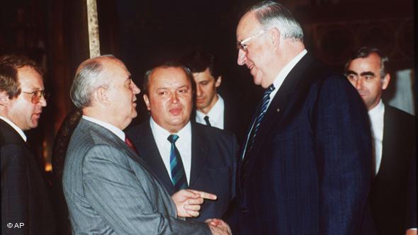 Экс-канцлер Германии Гельмут Коль: Горбачев продал ГДР по цене бутерброда