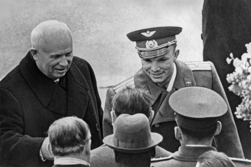14 апреля 1961 года. Встреча первого космонавта планеты Юрия Гагарина в аэропорту 14 апреля 1961 года. Встреча первого космонавта планеты Юрия Гагарина в аэропорту
