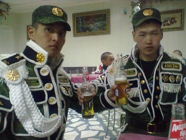 Возвращались в родные края дембеля! Возвращались в родные края дембеля!