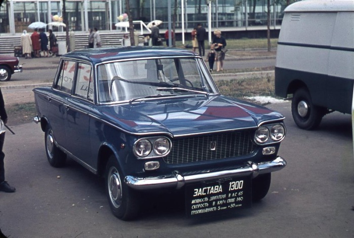 Югославский автомобиль «Застава-1300» на Выставке достижений народного хозяйства. Югославский автомобиль «Застава-1300» на Выставке достижений народного хозяйства.