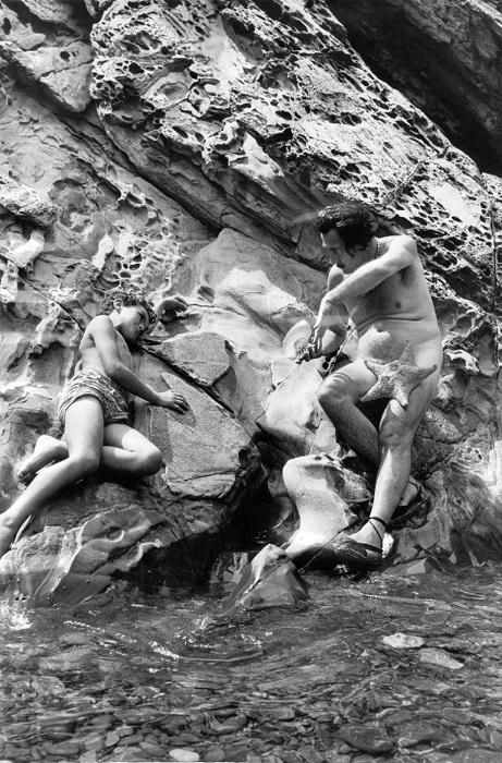 На побережье Коста-Брава. | Фото: messynessychic.com. На побережье Коста-Брава. | Фото: messynessychic.com.