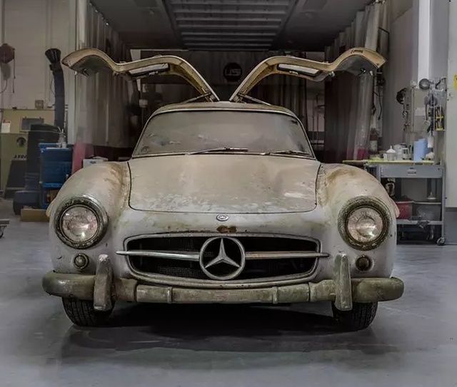 С виду эксклюзивный Mercedes-Benz 300SL пока никак не тянет на 2 миллиона долларов С виду эксклюзивный Mercedes-Benz 300SL пока никак не тянет на 2 миллиона долларов