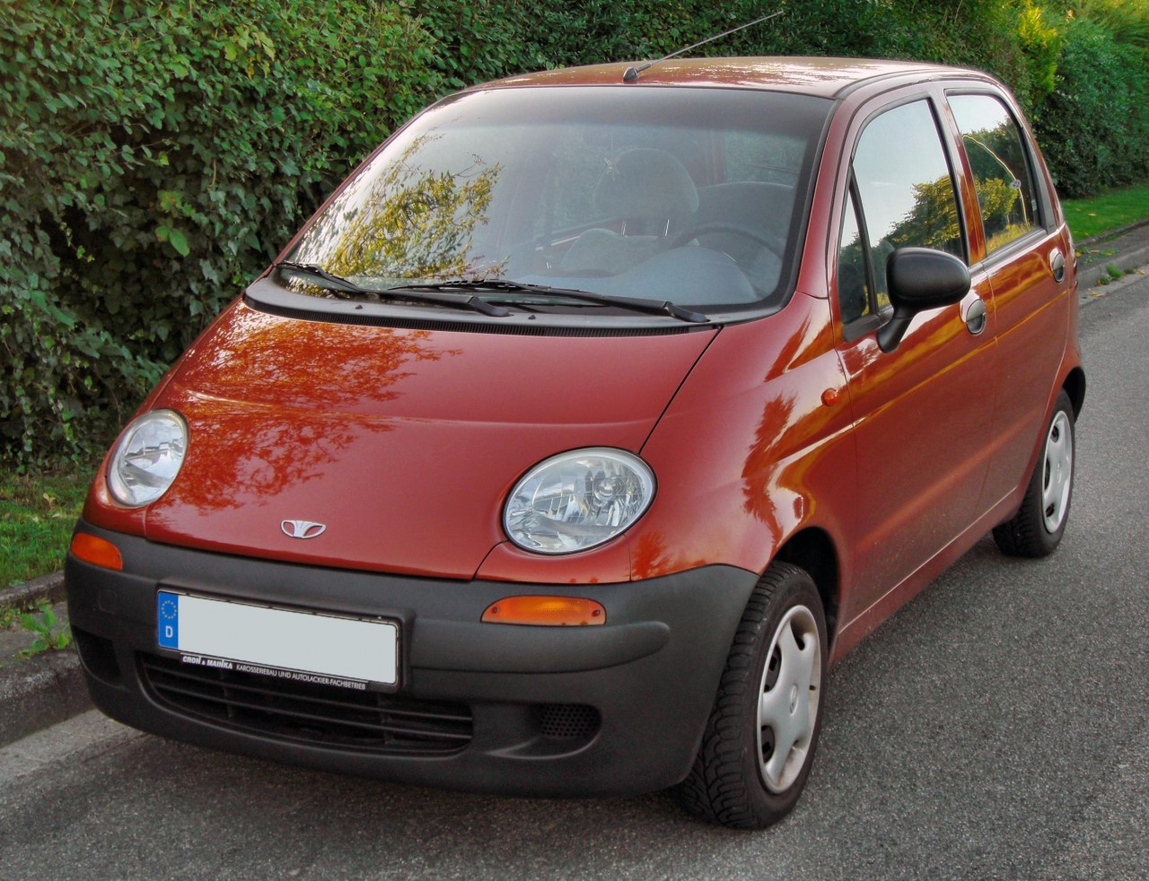 https://upload.wikimedia.org/wikipedia/commons/b/b0/Daewoo_Matiz_20090815_front.JPG
