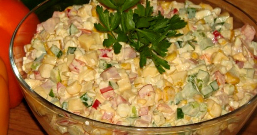 Рецепт вкуснейшего салата с ветчиной и овощами «Аленушка»