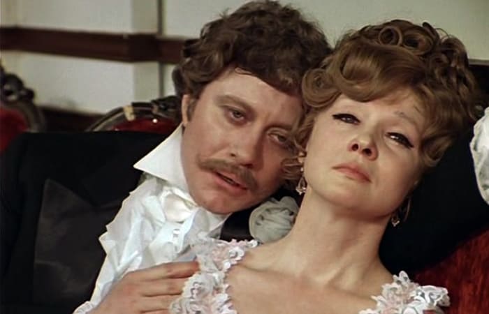 Кадр из фильма *Соломенная шляпка*, 1974 | Фото: kino-teatr.ru Кадр из фильма *Соломенная шляпка*, 1974 | Фото: kino-teatr.ru
