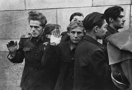 Венгрия 1956 год – как фашисты убивали коммунистов (18 +) Венгрия 1956 год – как фашисты убивали коммунистов (18 +)