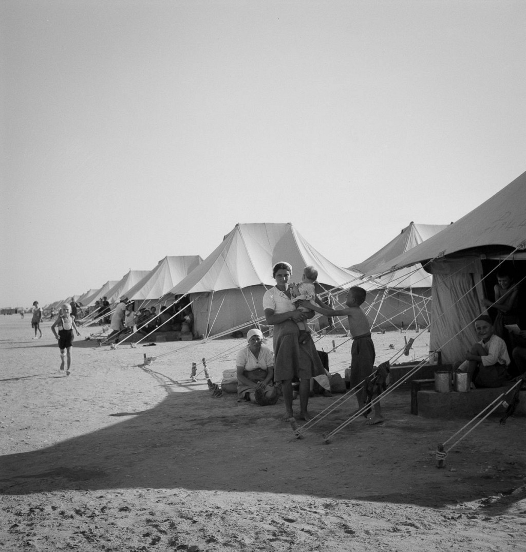 Фотографии европейских беженцев, спасавшихся во Вторую мировую войну в Синайской пустыне