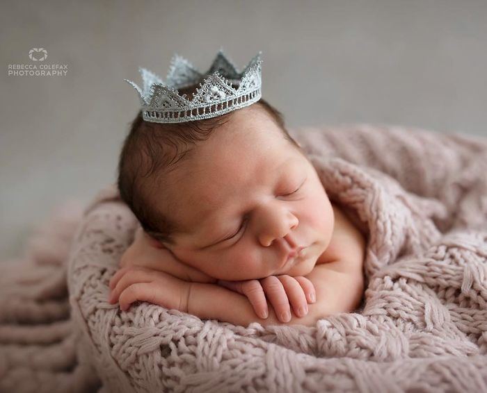 Photographer Takes Pictures Of Babies As Never Seen Before