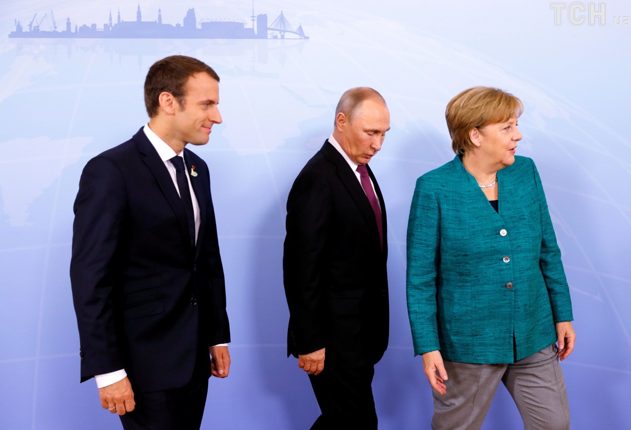 Визит Трампа в Париж... Меркель неожиданно и вдруг...заговорила по русски... Визит Трампа в Париж... Меркель неожиданно и вдруг...заговорила по русски...