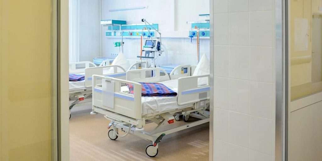 Собянин открыл стационар для пожилых пациентов с коронавирусом