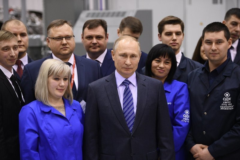 Президента преследует загадочная блондинка Президента преследует загадочная блондинка ynews, блондинка, загадка, подданные, президент, преследование, путин