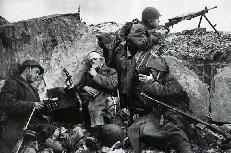 Миллионы сдавшихся солдат: ложь о первых днях войны (21 фото) Миллионы сдавшихся солдат: ложь о первых днях войны (21 фото)