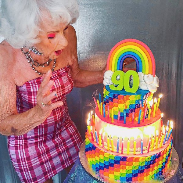 @baddiewinkle / Instagram.com