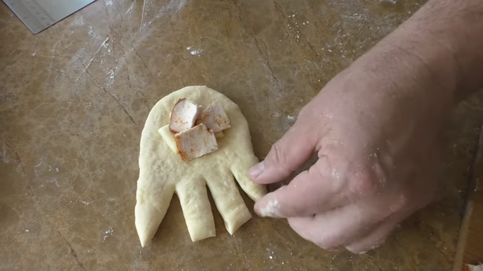Идея несладкой выпечки / Булочки с курицей и сыром Булочки, Выпечка, Тесто, Другая кухня, Видео рецепт, Рецепт, Приготовление, Видео, Длиннопост