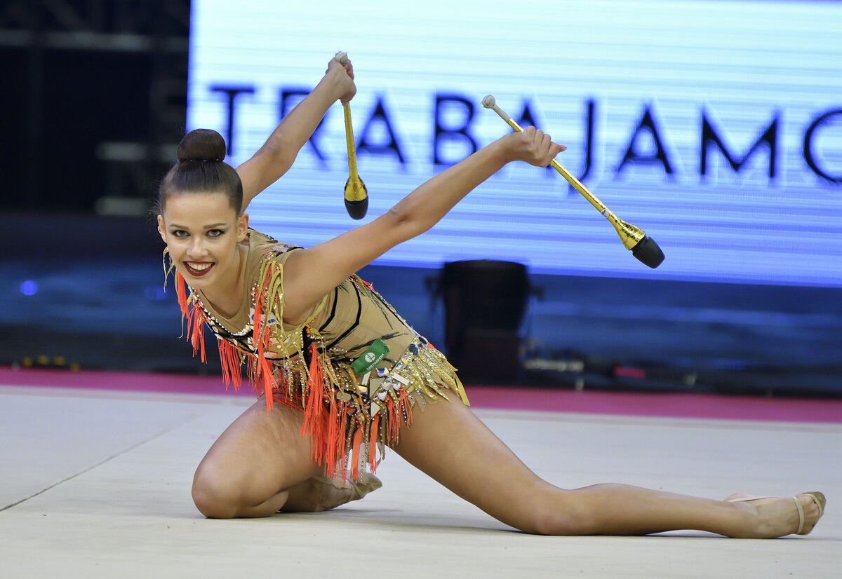 Екатерина Селезнева 2016 гимнастка в купальнике