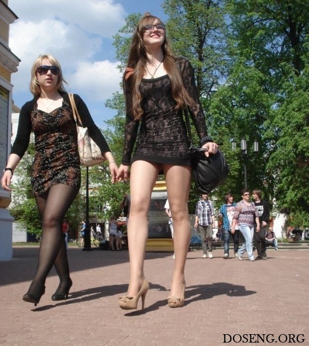 Наши девушки в коротких юбках Наши девушки в коротких юбках