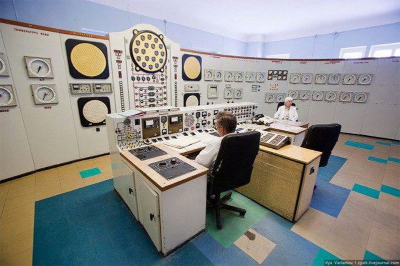 Контрольные комнаты заводов и электростанций советских времен Контрольные комнаты заводов и электростанций советских времен