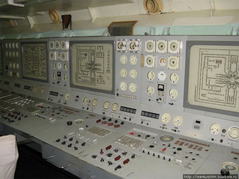 Контрольные комнаты заводов и электростанций советских времен Контрольные комнаты заводов и электростанций советских времен