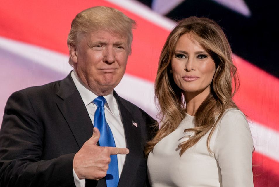 Картинки по запросу меланья трамп с охранником
