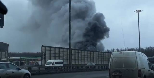 Видео серьезного пожара на складе на Ярославском шоссе