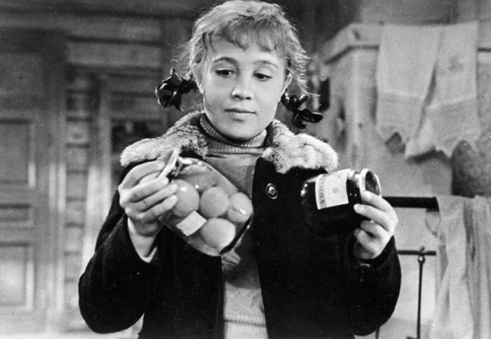 Надежда Румянцева в фильме *Девчата*, 1961 | Фото: kino-teatr.ru Надежда Румянцева. Биография личная жизнь, семья и дети, творчество актрисы (фото)