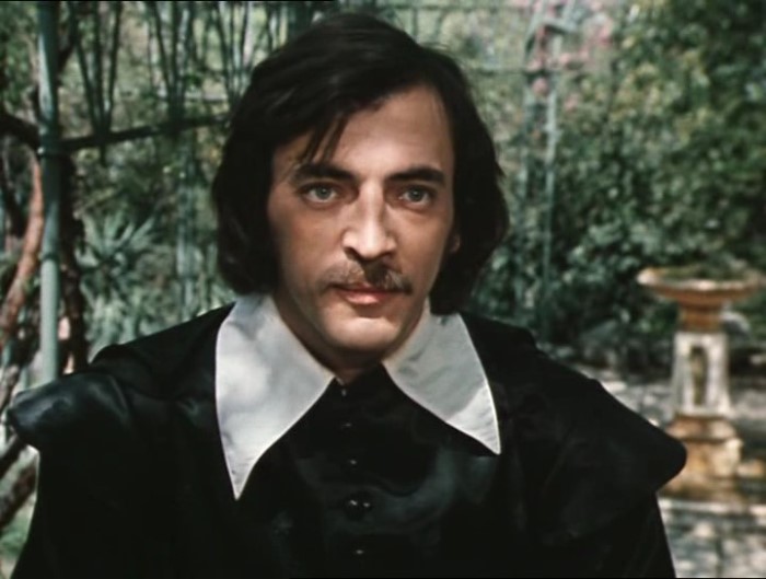 Михаил Боярский в фильме *Собака на сене*, 1977 | Фото: kino-teatr.ru Михаил Боярский в фильме *Собака на сене*, 1977 | Фото: kino-teatr.ru