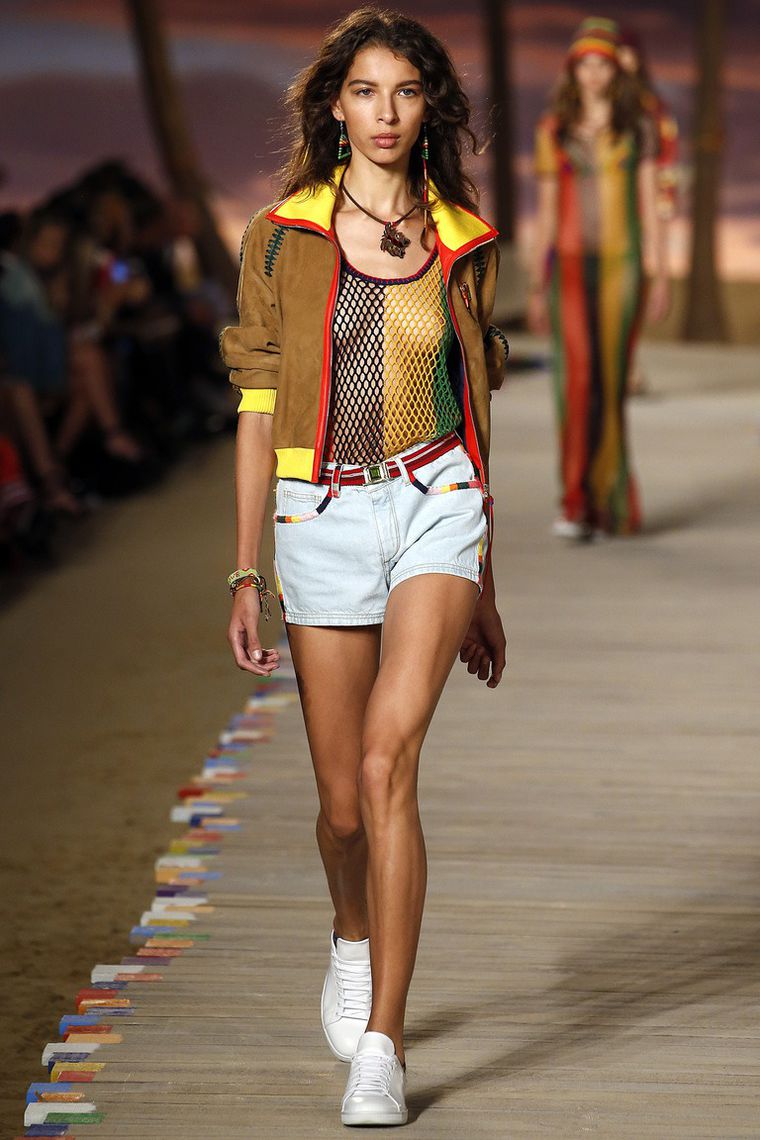 Tommy Hilfiger, - 2016:     70- .