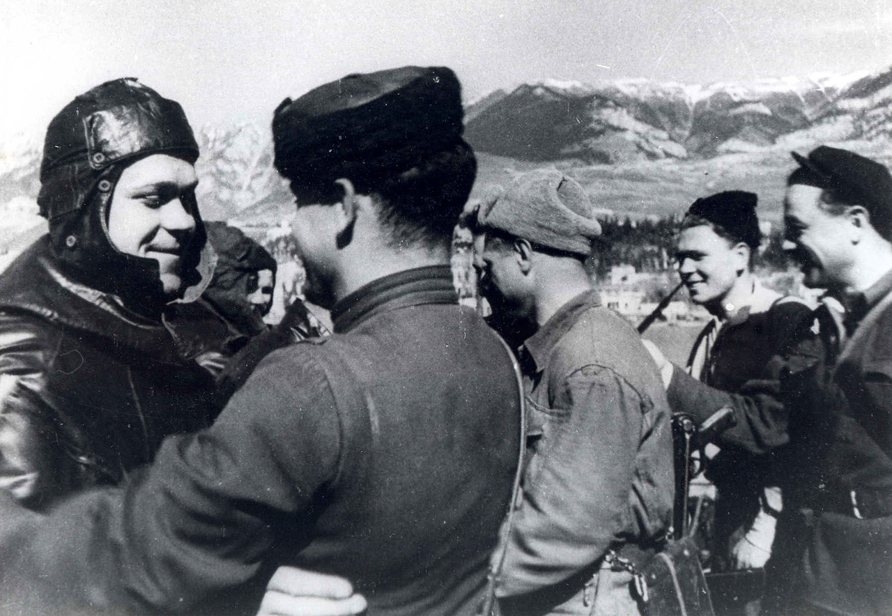 Освобождение Крыма и Севастополя. (63 ФОТО) Освобождение Крыма и Севастополя. (63 ФОТО)