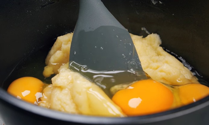 Пара простых ингредиентов, 20 минут и вкуснейший десерт к чаю готов Пара простых ингредиентов, 20 минут и вкуснейший десерт к чаю готов