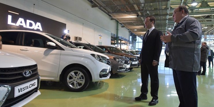 "АвтоВАЗ" увеличил продажи в январе-июле на 19,5% "АвтоВАЗ" увеличил продажи в январе-июле на 19,5%