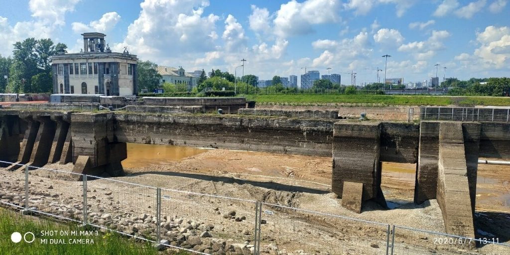 Фото дня: канал на ремонте