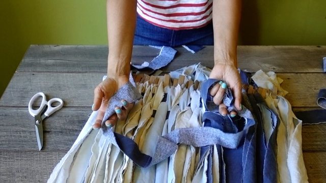 Картон и небольшие полоски из ткани помогут сделать стильным ваш интерьер Картон и небольшие полоски из ткани помогут сделать стильным ваш интерьер