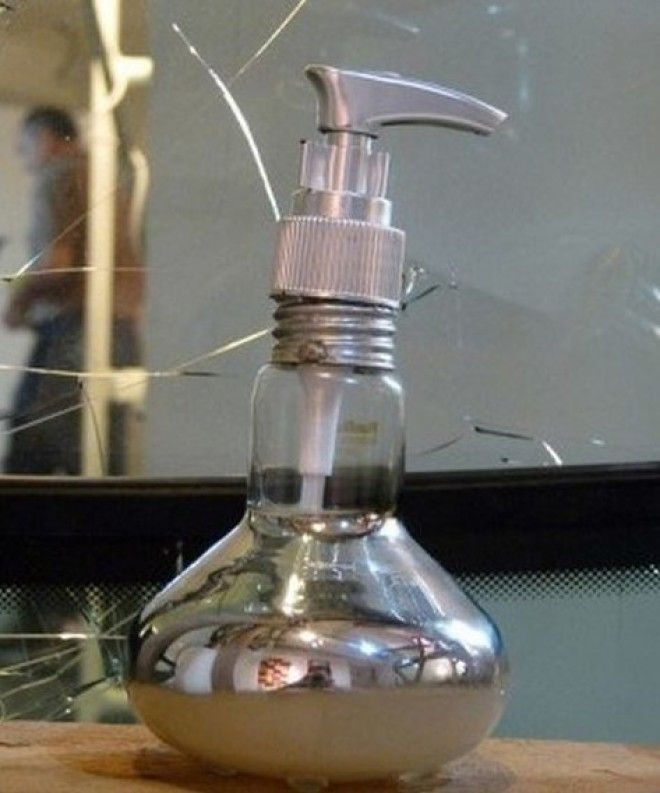 12. Стильный пульверизатор покорит сердце любой хозяйки декор, интересно, красиво, своими руками, старая лампочка, фото
