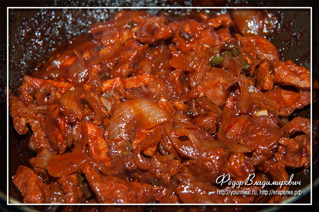 Острая свинина по-корейски Твэджи пулькоги (Doejibulgogi, doejigogi bokkeum, jeyukbokkeum)