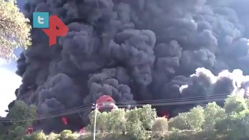 Видео: крупный пожар охватил нефтенасосную станцию в Мексике