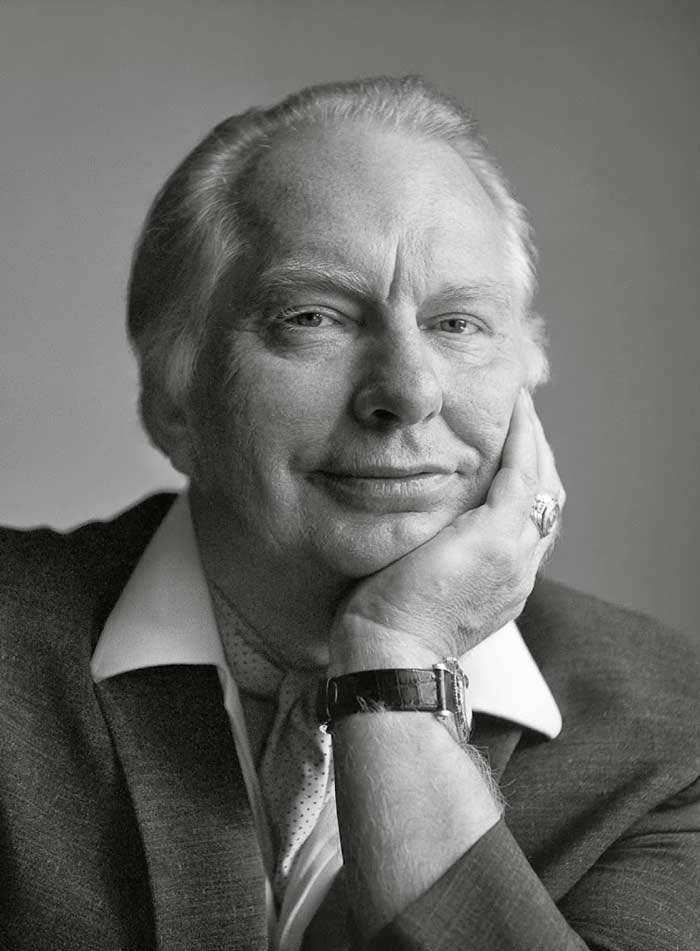 Л. Рон Хаббард Л. Рон Хаббард