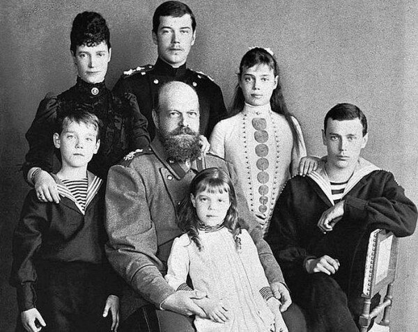 Николай II vs. Ленин. Житейские детали (26 фото) Николай II vs. Ленин. Житейские детали (26 фото)